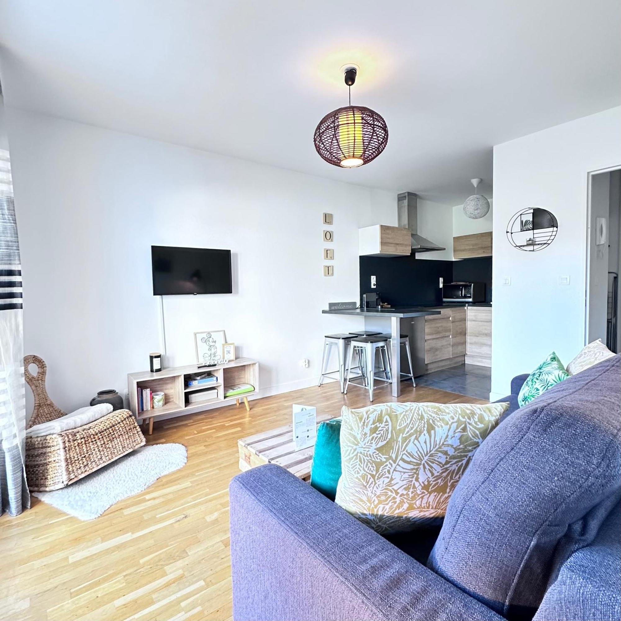 Beautiful Apartment * Parking* Disneyland 10 Min Монтеврен Екстериор снимка