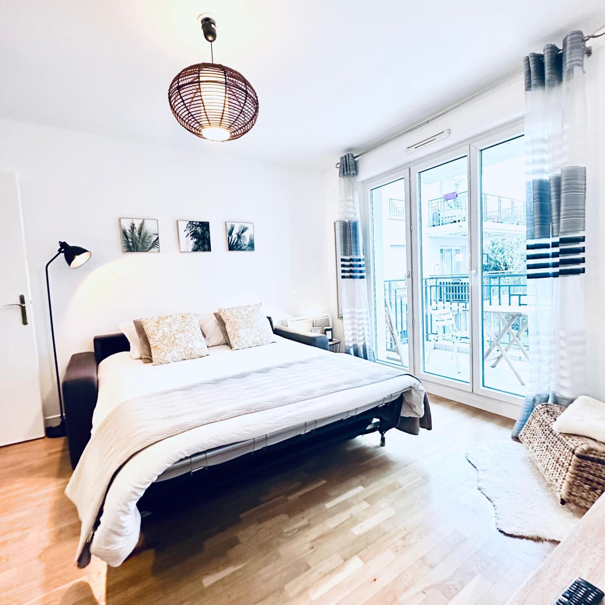 Beautiful Apartment * Parking* Disneyland 10 Min Монтеврен Екстериор снимка